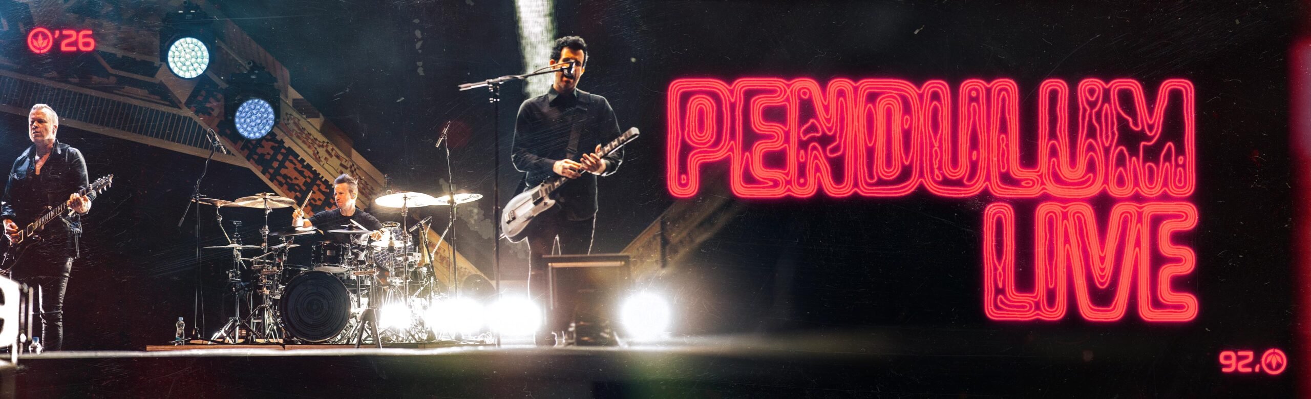 lir26 artist banner pendulum 2 scaled